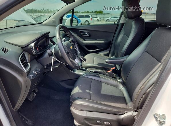 KL7CJLSB4HB197696 2017 CHEVROLET TRAX White Front interior view