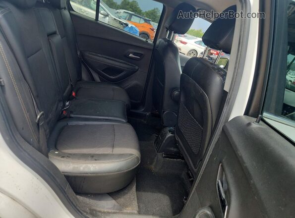 KL7CJLSB4KB960968 2019 CHEVROLET TRAX White Սալոնի հետևի տեսք