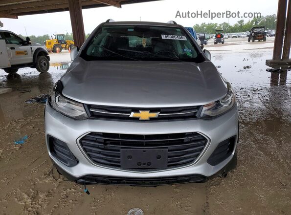 KL7CJLSB4LB024558 2020 CHEVROLET TRAX Серебряный Вид спереди