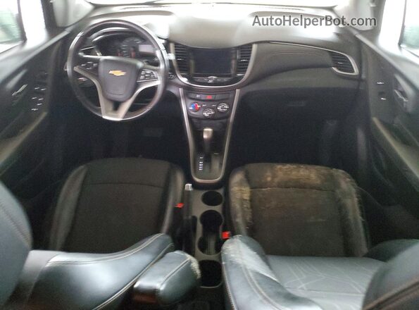 KL7CJLSB4LB024558 2020 CHEVROLET TRAX Серебряный Вид панели приборов