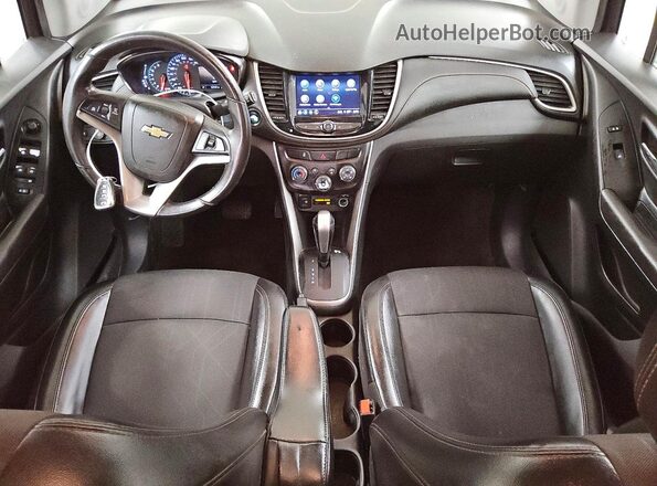 KL7CJLSB5JB507232 2018 CHEVROLET TRAX Silver Vista del salpicadero
