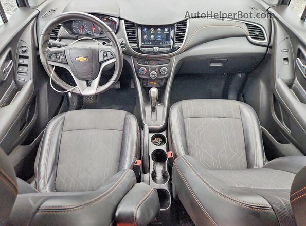 KL7CJLSB5JB658538 2018 CHEVROLET TRAX White Առջևի վահանակի տեսք