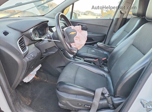 KL7CJLSB5MB307133 2021 CHEVROLET TRAX White Widok wnętrza z przodu