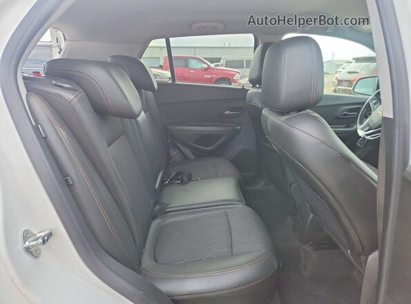 KL7CJLSB6KB881088 2019 CHEVROLET TRAX White Вид задньої частини салону