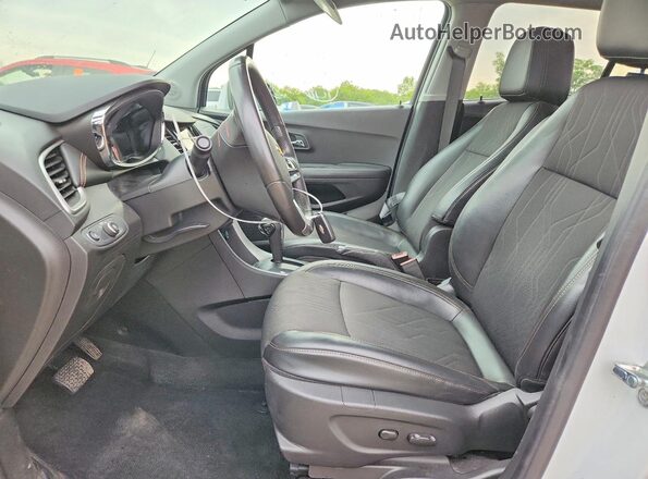 KL7CJLSB6KB881088 2019 CHEVROLET TRAX White Вид салону спереду