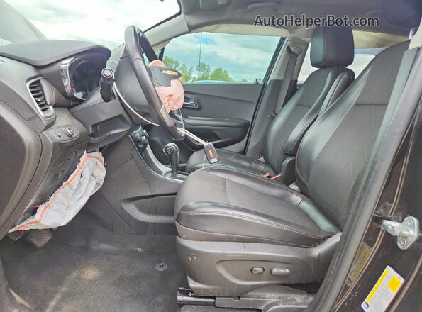 KL7CJLSB6MB318450 2021 CHEVROLET TRAX Black Widok wnętrza z przodu