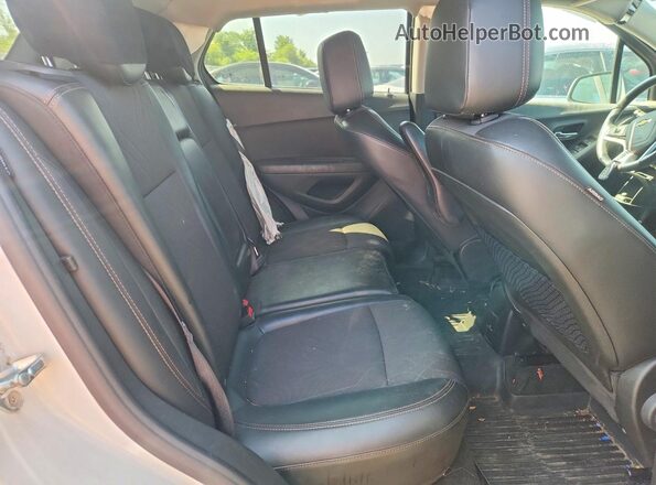 KL7CJLSB6MB327925 2021 CHEVROLET TRAX White Vista de los asientos traseros