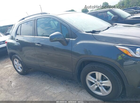 KL7CJLSB8JB573788 2018 CHEVROLET TRAX Серый Вид задней части салона