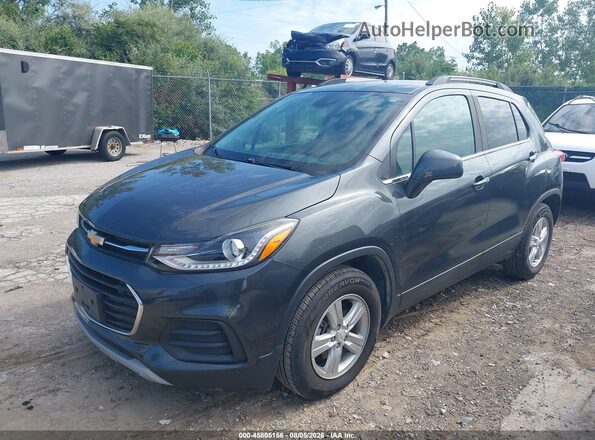 KL7CJLSB8JB573788 2018 CHEVROLET TRAX Серый Передняя левая четверть