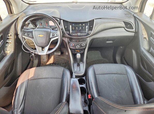 KL7CJLSB8KB748395 2019 CHEVROLET TRAX Черный Вид панели приборов