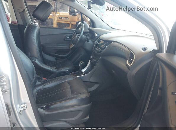 KL7CJLSB8KB891802 2019 CHEVROLET TRAX Серый Вид салона спереди