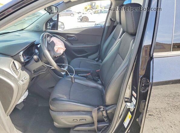 KL7CJLSB8MB336349 2021 CHEVROLET TRAX Black წინა სალონის ხედი