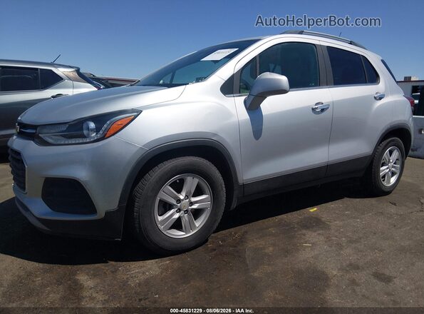 KL7CJLSB9KB963154 2019 CHEVROLET TRAX Серебряный Передняя левая четверть