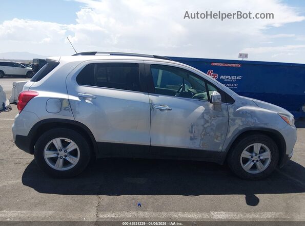 KL7CJLSB9KB963154 2019 CHEVROLET TRAX Серебряный Вид задней части салона