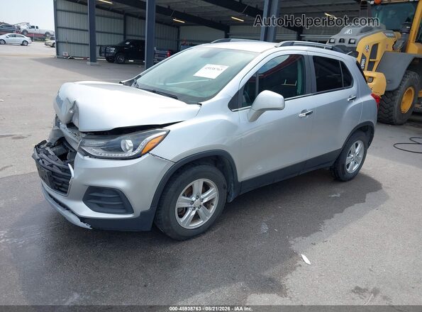 KL7CJLSBXHB222570 2017 CHEVROLET TRAX Silver Առջևի ձախ երեք քառորդ տեսարան