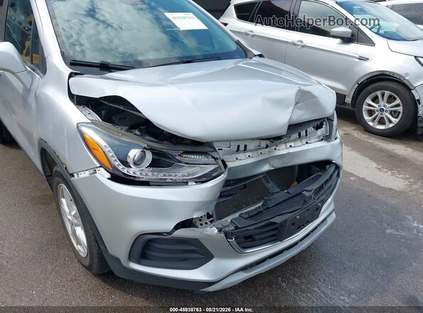 KL7CJLSBXHB222570 2017 CHEVROLET TRAX Silver Դիմացի տեսք