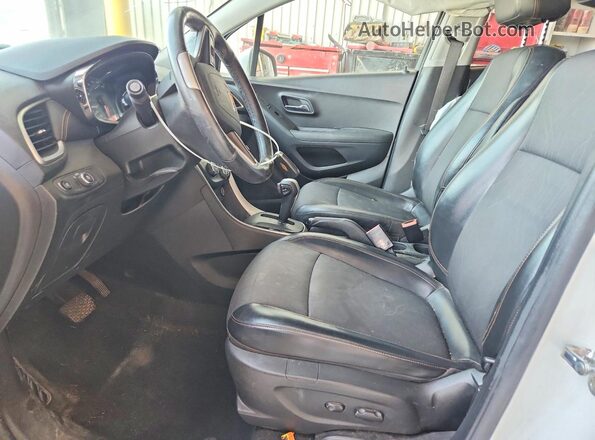KL7CJLSBXHB260249 2017 CHEVROLET TRAX White Widok wnętrza z przodu