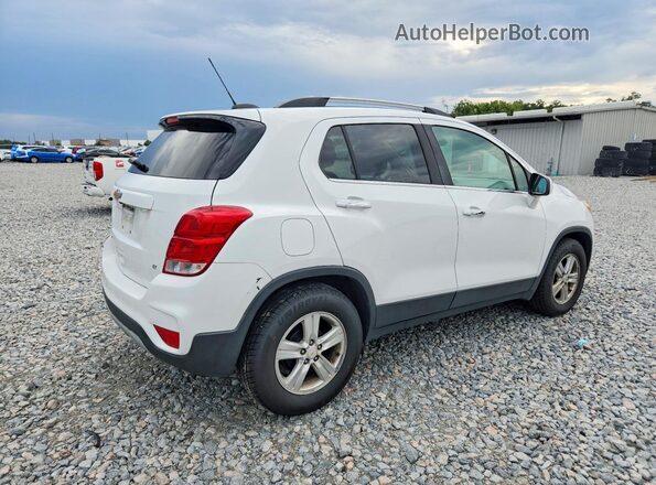 KL7CJLSBXJB707684 2018 CHEVROLET TRAX Белый Вид спереди