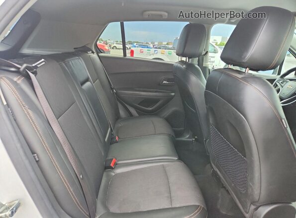 KL7CJLSBXJB707684 2018 CHEVROLET TRAX Белый 