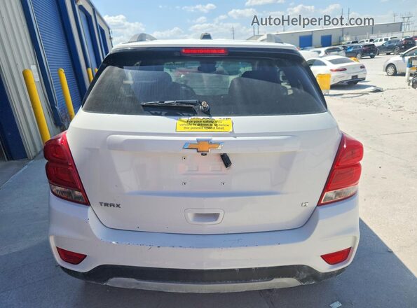 KL7CJLSBXKB858350 2019 CHEVROLET TRAX Белый Вид сзади