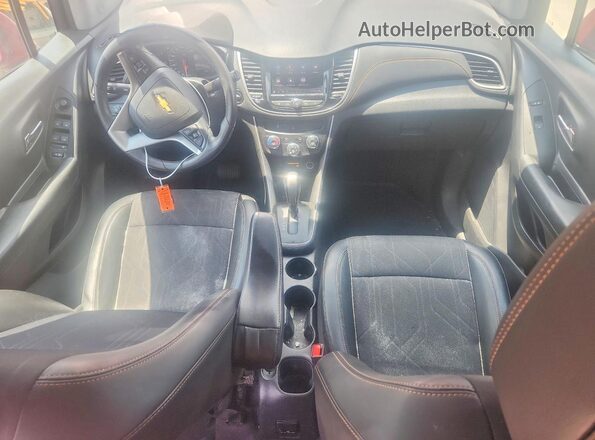KL7CJLSBXMB331539 2021 CHEVROLET TRAX Red Widok deski rozdzielczej