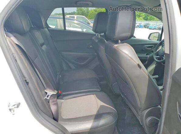 KL7CJLSM4NB508282 2022 CHEVROLET TRAX White Սալոնի հետևի տեսք