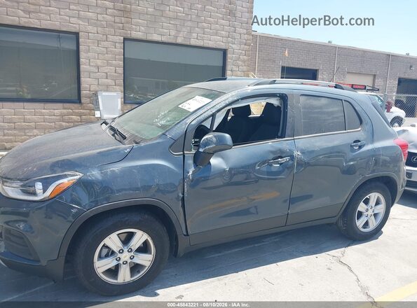 KL7CJLSM6NB566796 2022 CHEVROLET TRAX Серый Вид спереди