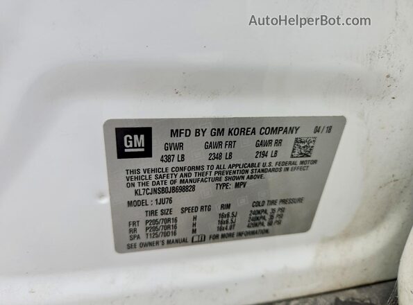 KL7CJNSB0JB698828 2018 CHEVROLET TRAX White Widok komory silnika