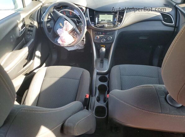 KL7CJNSB2HB207945 2017 CHEVROLET TRAX White წინა პანელის ხედი