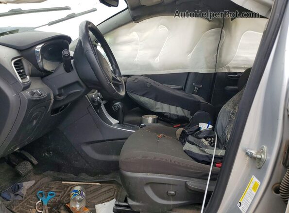 KL7CJNSB3MB360554 2021 CHEVROLET TRAX Silver Front interior view