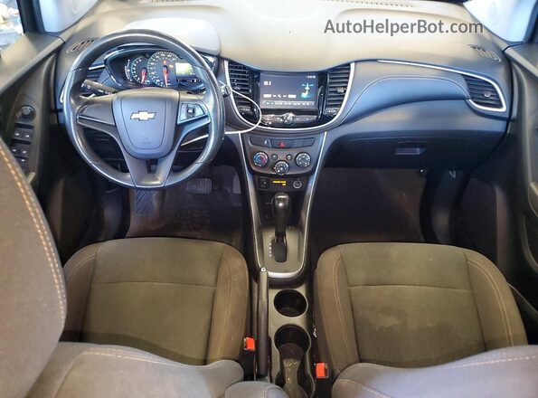 KL7CJNSB5HB158546 2017 CHEVROLET TRAX Белый Вид панели приборов
