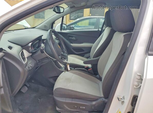 KL7CJNSM7MB361269 2021 CHEVROLET TRAX White Vista interior delantera
