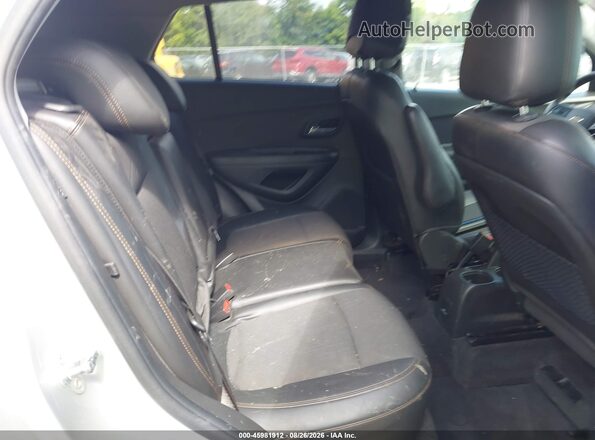 KL7CJPSB0KB862267 2019 CHEVROLET TRAX Silver Vista de la etiqueta del VIN