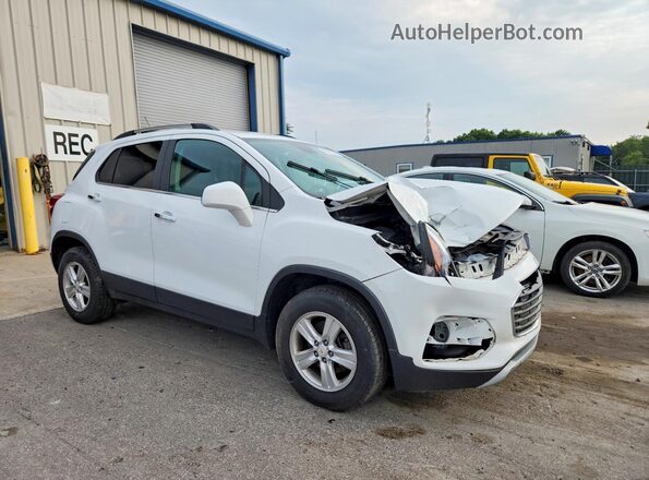 KL7CJPSB2JB568786 2018 CHEVROLET TRAX Белый Передняя правая четверть