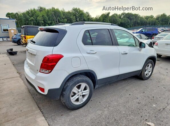 KL7CJPSB2JB568786 2018 CHEVROLET TRAX Белый Задняя правая четверть