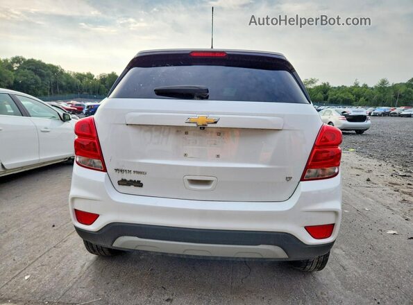 KL7CJPSB2JB568786 2018 CHEVROLET TRAX Белый Вид сзади