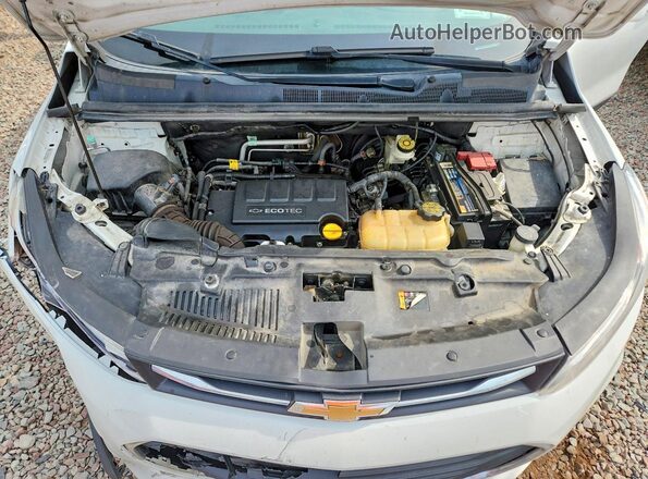 KL7CJPSB2JB593333 2018 CHEVROLET TRAX White Engine compartment view