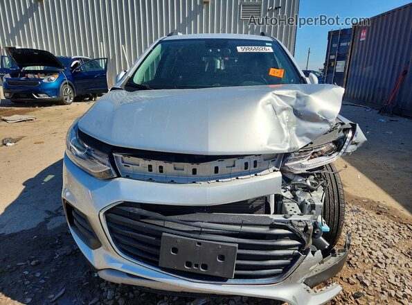 KL7CJPSB3KB813922 2019 CHEVROLET TRAX Серебряный Вид спереди
