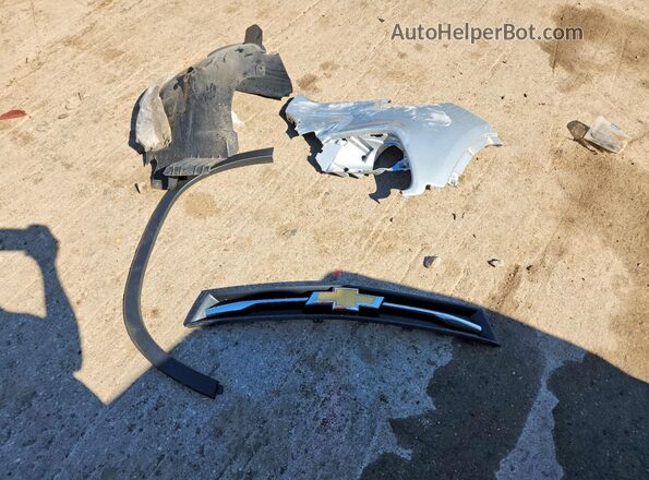 KL7CJPSB3KB813922 2019 CHEVROLET TRAX Серебряный Вид наклейки с VIN-кодом