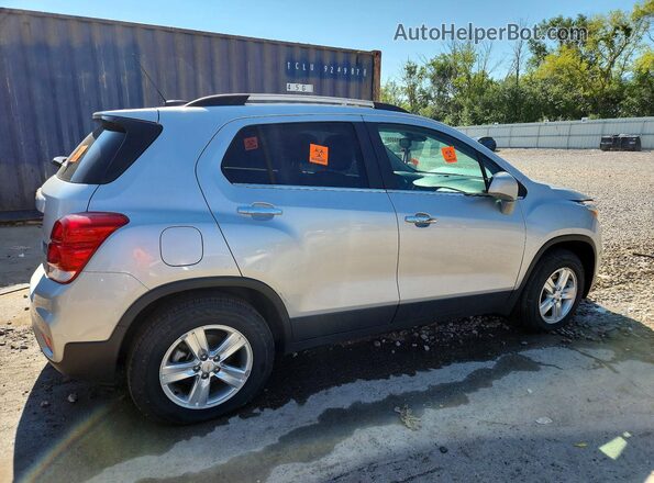KL7CJPSB3KB813922 2019 CHEVROLET TRAX Серебряный Задняя правая четверть