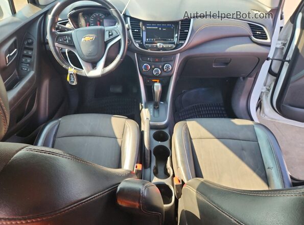 KL7CJPSB4KB792160 2019 CHEVROLET TRAX White Вид панелі приладів