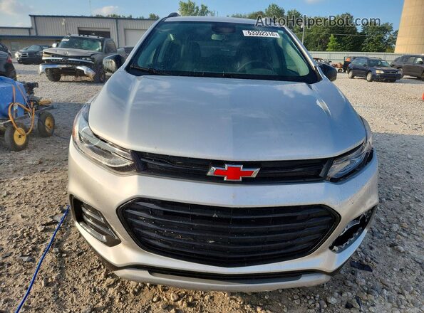 KL7CJPSB4LB319473 2020 CHEVROLET TRAX Серебряный Вид спереди