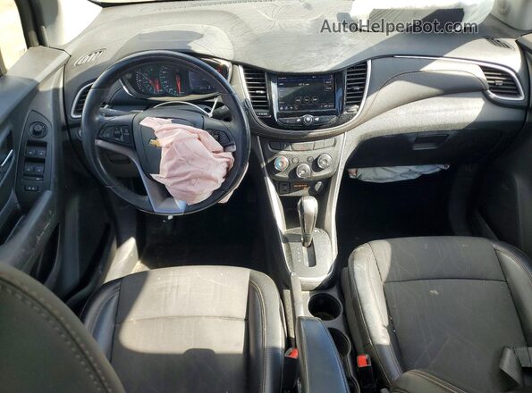 KL7CJPSB4MB337540 2021 CHEVROLET TRAX Gray Առջևի վահանակի տեսք