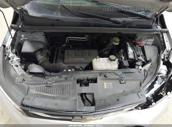 KL7CJPSB5JB685830 2018 CHEVROLET TRAX Silver Вид ззаду