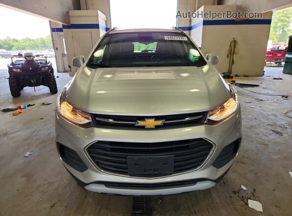 KL7CJPSB9KB830367 2019 CHEVROLET TRAX Silver Widok z przodu