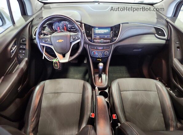 KL7CJPSB9KB830367 2019 CHEVROLET TRAX Silver Widok deski rozdzielczej