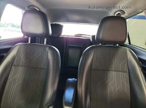 KL7CJPSB9KB830367 2019 CHEVROLET TRAX Silver Widok tylnych siedzeń