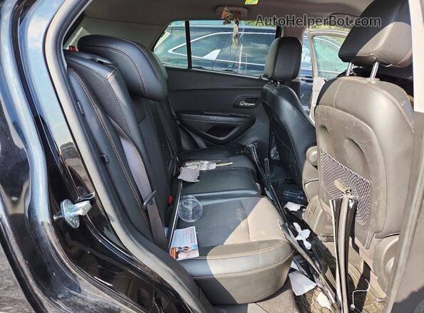KL7CJPSBXKB811813 2019 CHEVROLET TRAX Черный Вид задней части салона