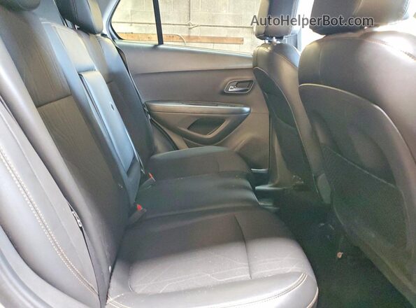 KL7CJPSBXLB002541 2020 CHEVROLET TRAX Silver Widok wnętrza z tyłu