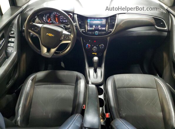 KL7CJPSBXLB002541 2020 CHEVROLET TRAX Silver Widok deski rozdzielczej